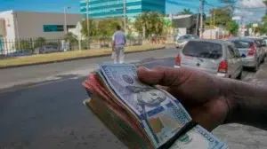 Experta en finanzas aconseja invertir remesas del Día de las Madres para generar ingresos en casa