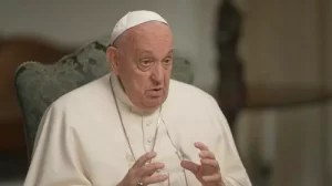 Hay que acoger al inmigrante, exhorta el papa Francisco